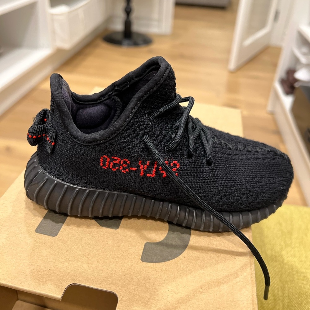Adidas YEEZY Boost 350 V2 Infant in Black & Red